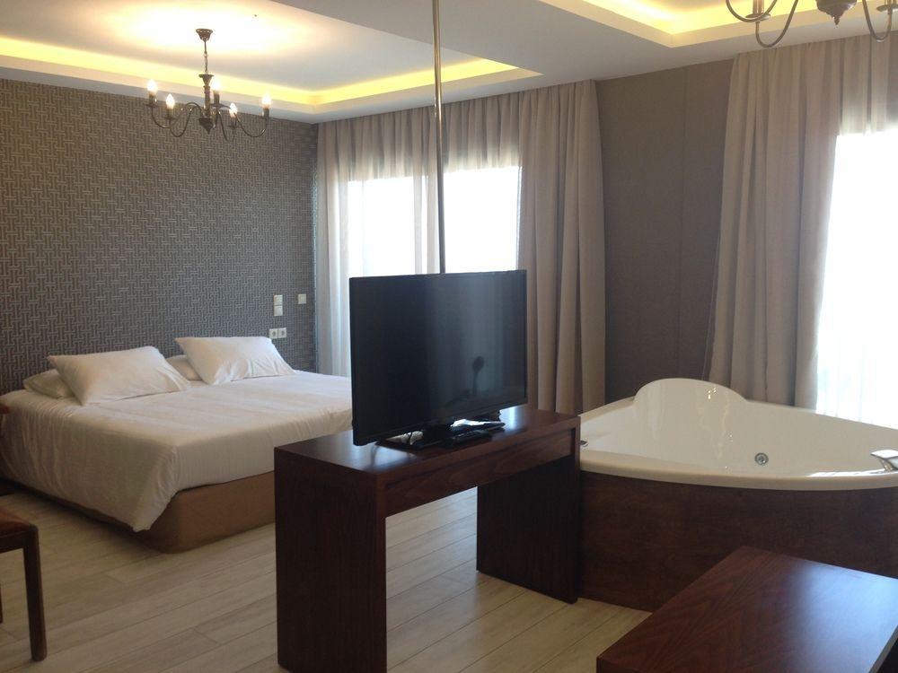Elegance Luxury Executive Suites - Adults Only Tragaki Exterior photo